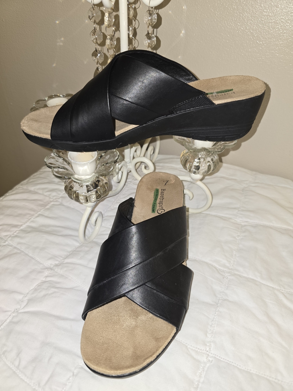 Baretraps Women's Black Crisscross Slide Sandals